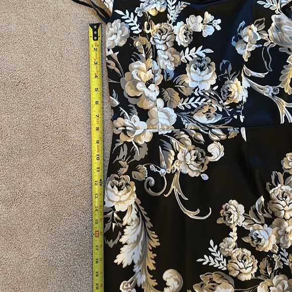 Beautiful WHBM dress - Picture 9 of 10